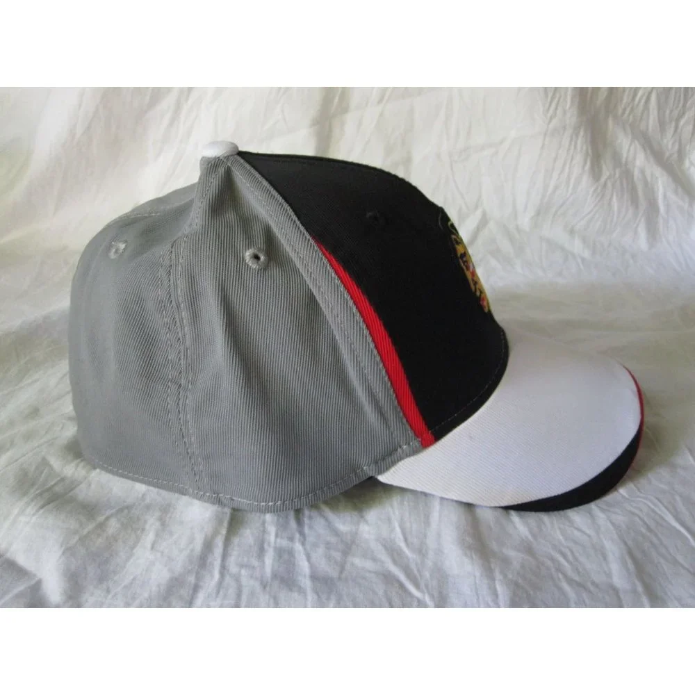 NEW Reebok NHL Center Ice Chicago Blackhawks‎ Hockey Black Grey Hat Fitted L/XL